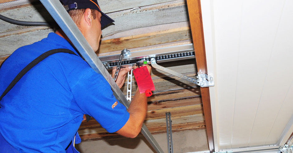 Garage Door Expert Near Trumbull Connecticut 06611 Garage Door Repair Expert In Trumbull CT 06611