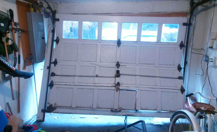 Residential garage door Broken Garage door repairs